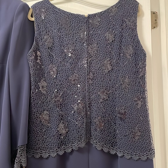 Custom made evening dress with matching jacket, crepe and lace - Picture 7 of 8